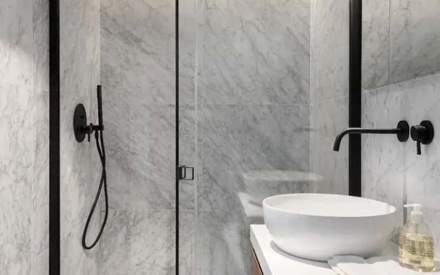 Cavour Deluxe by Mmega