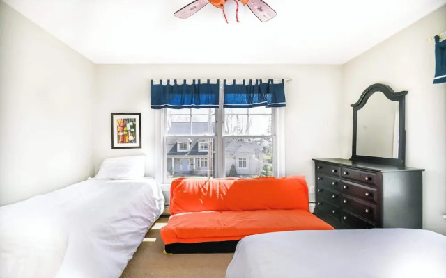 Stunning 5 Bdr, Walk to York Harbor Beach!