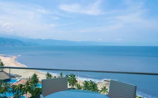 Unlimited Luxury Villas - Icon Vallarta Condo