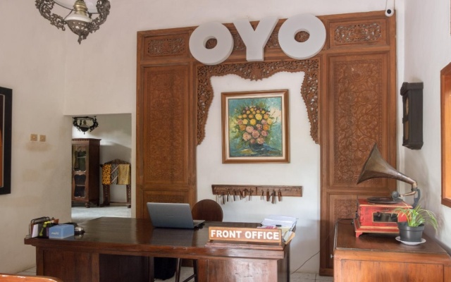 OYO 593 Kalaras Hotel & Cottage – Guest Rooms – Batukaras