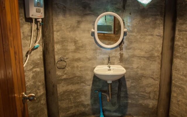 Baandin Rimnum Resort