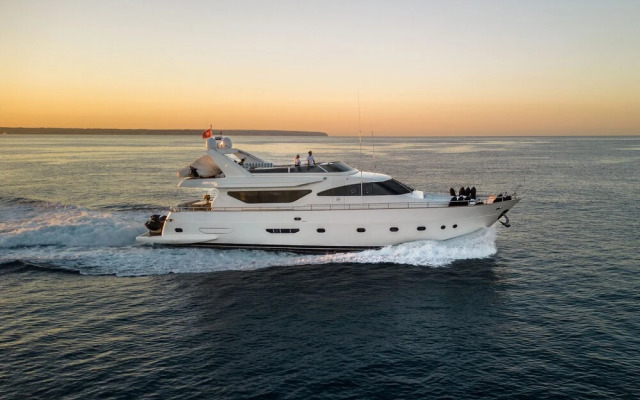 ESSOESS Boat - Five Star - Exclusive use