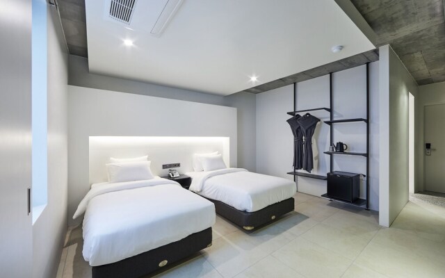 Hotel Intro