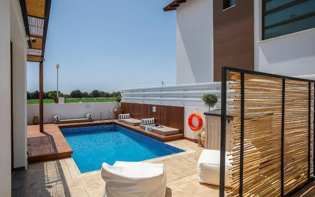 Chris Le Mare Luxury Villa By Louis Hotels