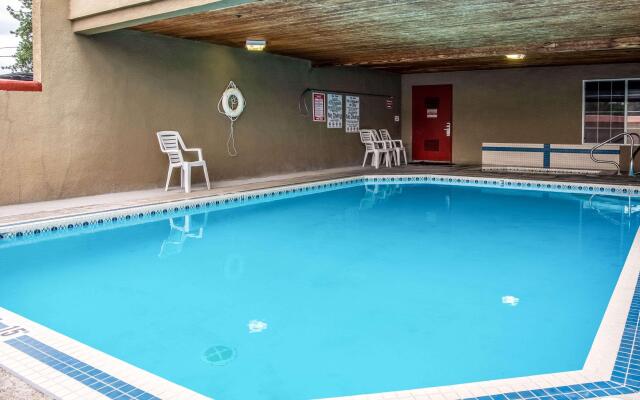 Econo Lodge Southeast Portland