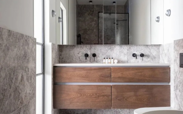 Redcliffe Square XII by Onefinestay