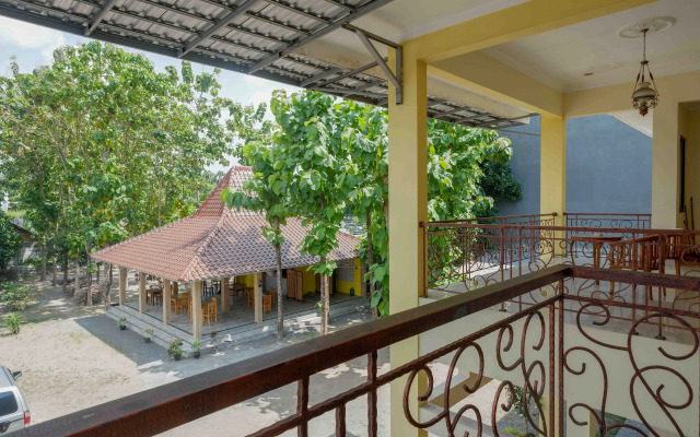 Ratmono House Syariah Yogya RedPartner