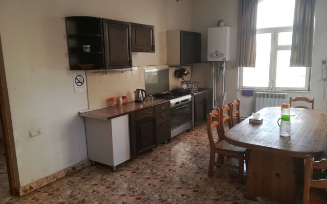 Noy Hostel