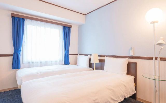 Toyoko Inn Shin Osaka Station Higashi – Guest Rooms – Osaka