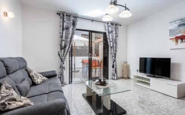 Victoria Court - 1 bed pool & sea view