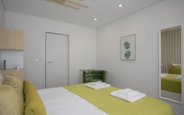 Liiiving - Luxury River View Apartment III