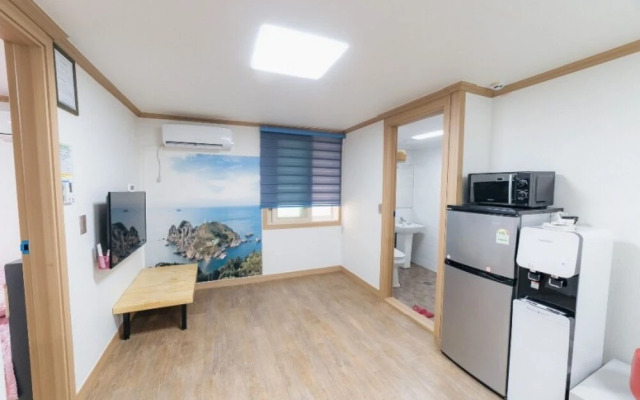 Tongyeong Se-an Residence Pension