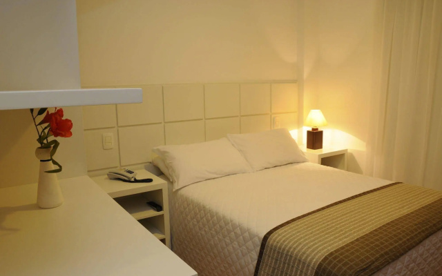 Shelton Hotel
