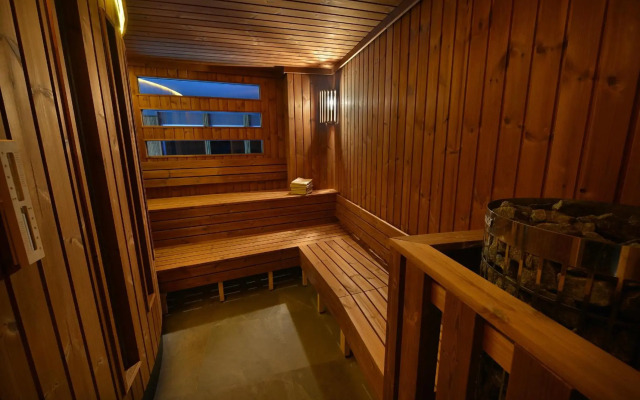 Maximilian Lifestyle Resort