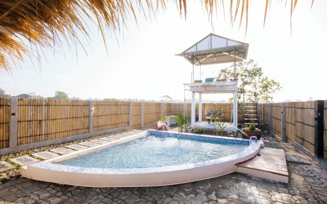 Villa New D'Bamboo by Plesirhatiyogja