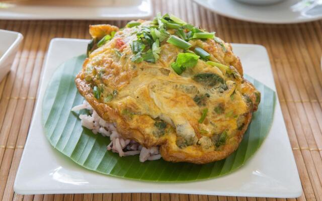 Boonme Heritage Hotel (SHA Extra Plus)