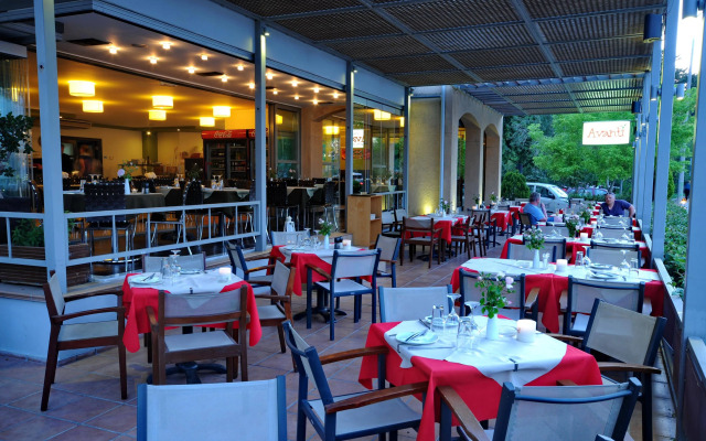 Triton Hotel