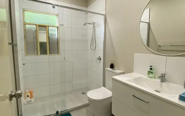 Mitcham train station  2 bedrooms unit