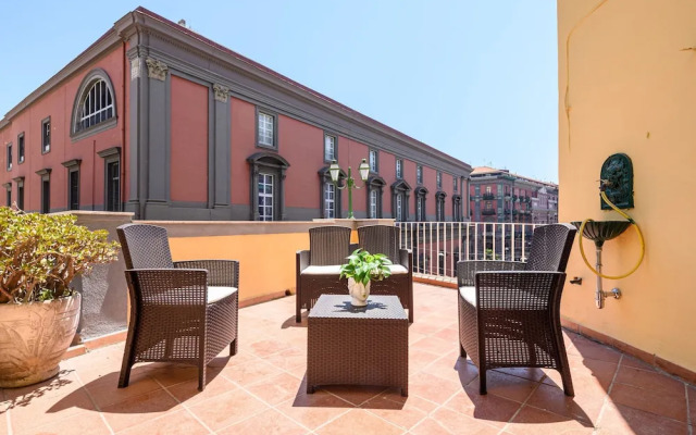 Into Mann in Naples With 5 Bedrooms and 5 Bathrooms