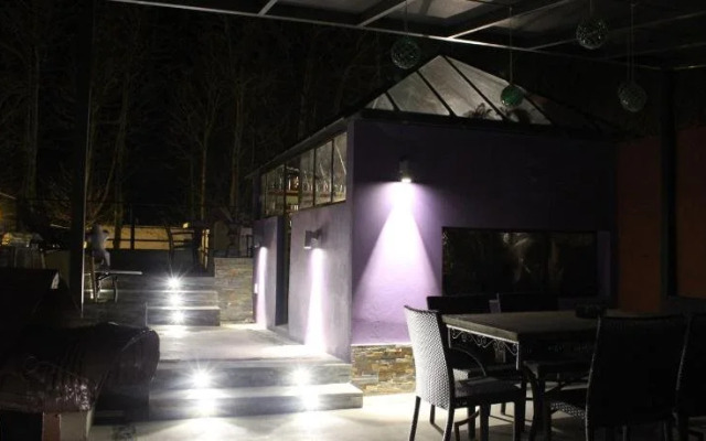 Remus-Art Hostel