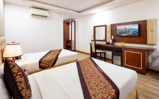Paris Nha Trang Hotel & Apartment