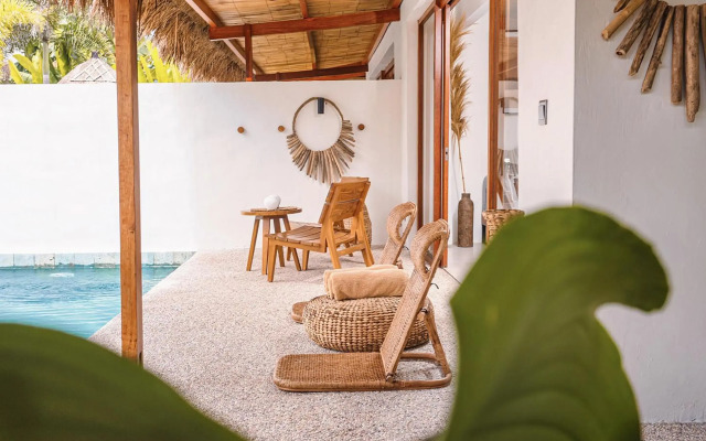 Amber Lombok Beach Resort