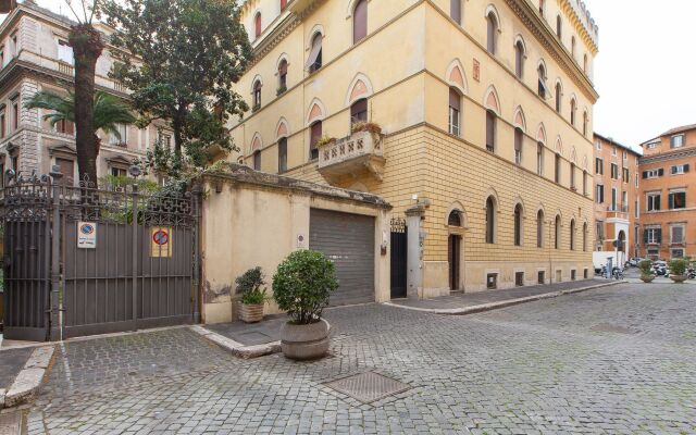 Rental In Rome Portico Ottavia Garden