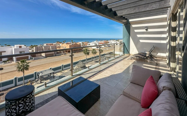 Upscale Ocean View Condo Close to it all Great