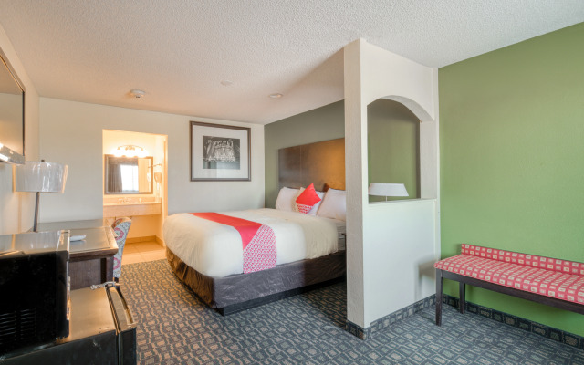 OYO Hotel Rosenberg TX I-69