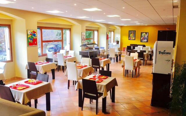 Appart'Hotel Castel Emeraude