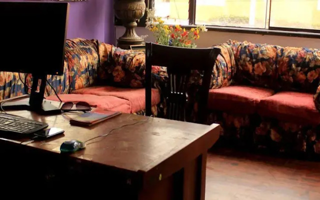 Hostel Acropolis Perú - Bed & Breakfast