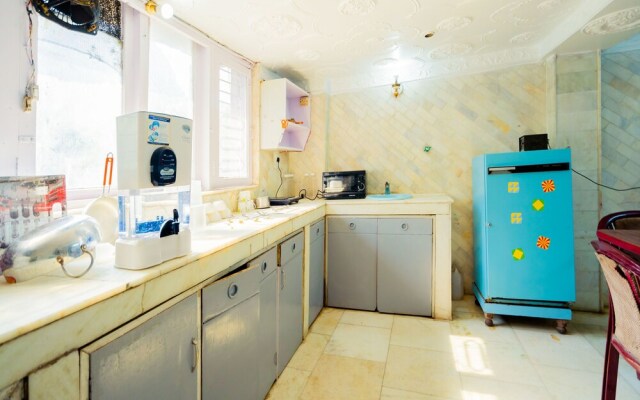 Home Royal Wood by OYO Rooms