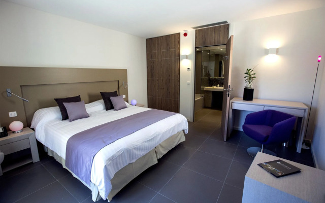 Hôtel Golf & Spa Château de la Bégude, The Originals Collection