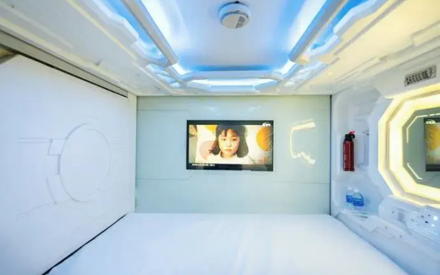 The Arrivals Capsule
