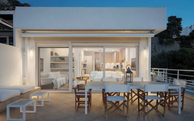 Vouliagmeni Exclusive Residence