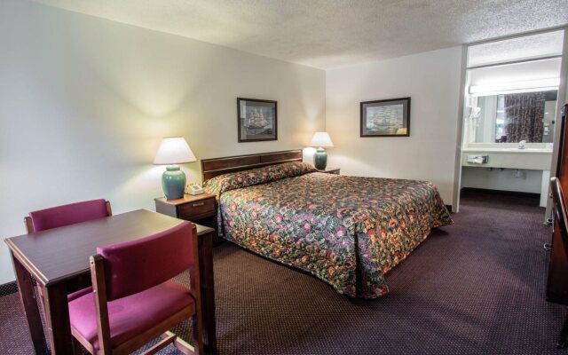 Rodeway Inn & Conference Center