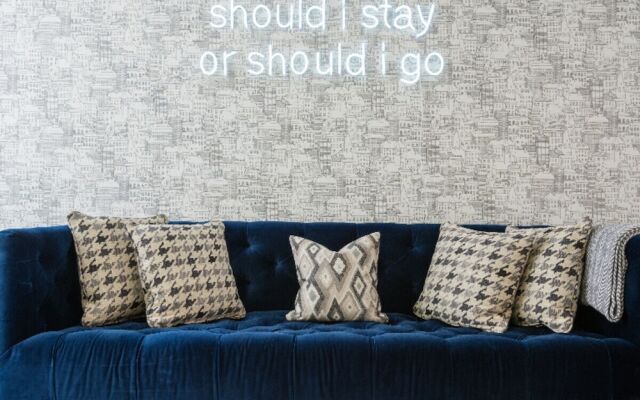 The Camden Chalet - Bright & Modern 3bdr Home With Balcony