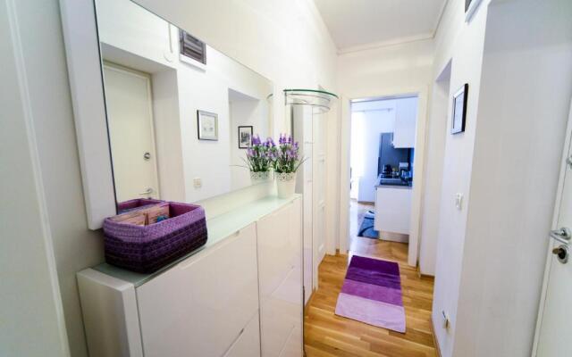 Central Palace Apartment