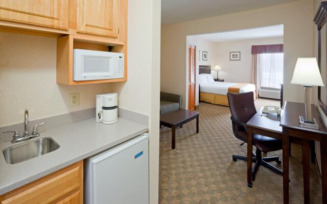 Holiday Inn Express Hotel & Suites Carneys Point, an IHG Hotel