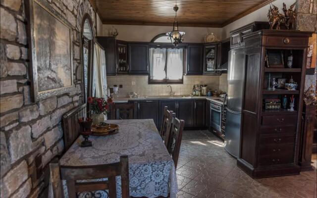 Stone Mansion Anavryti, ΑΜΑ 20569
