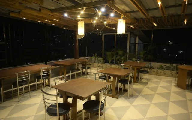 Hotel Pohor Regency Near Kamakhya Foot Bridge