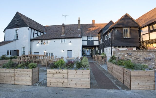 The Ostrich Inn London Heathrow