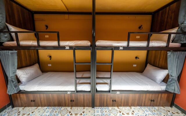Mad Monkey Hanoi - Hostel
