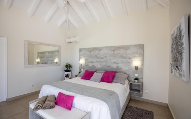 Walk to the Beach! Fabulous Villa With Huge Heated Pool, AC, Free Wifi, Ideal for Groups — фото 4
