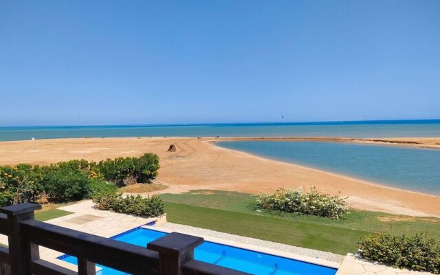 luxury half villa sea view team