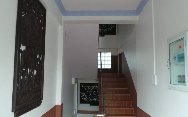 Mandalay White House Hotel