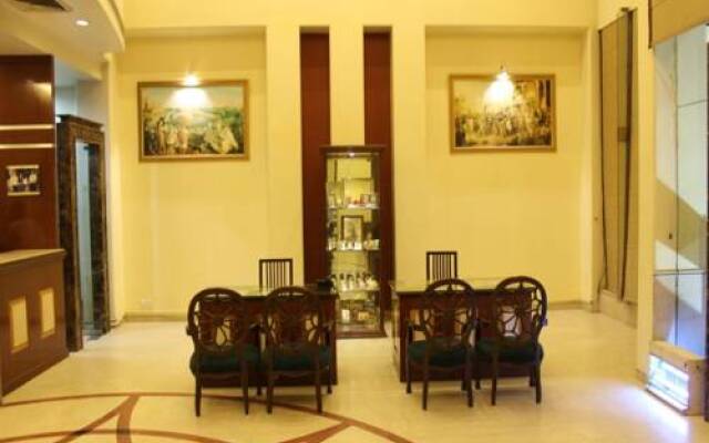 Hotel Raj Continental