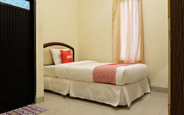 Pondok Dian Syariah by OYO Rooms