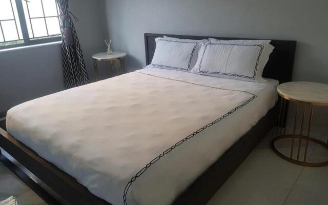 Luxury on 1B Patricia
