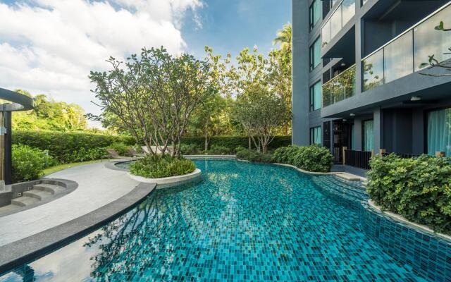 Pool access duplex in Surin condo for 4 people